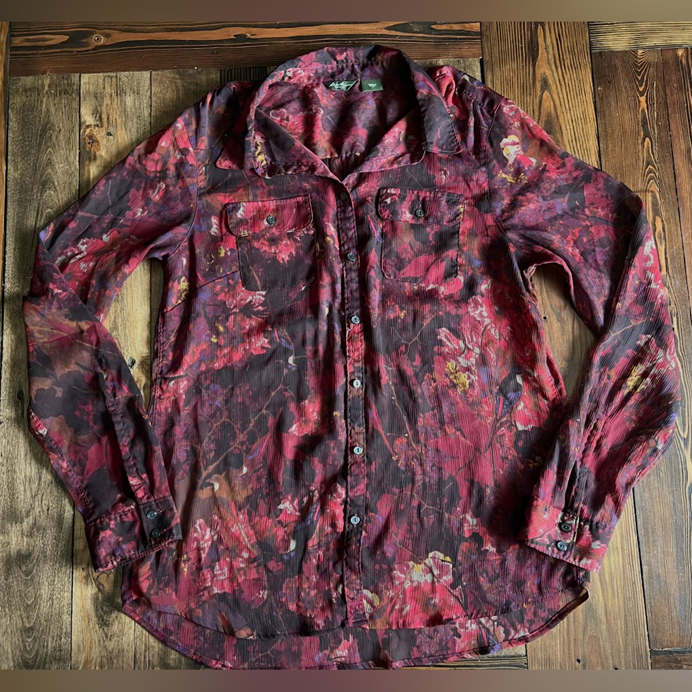 EDDIE BAUER • floral sheer button up blouse shirt lightweight fall layer sleeve